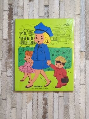 Playskool Vintage "Patrol Woman" (#195-11) 19 Piece Wooden Tray  Puzzle